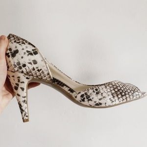 IMPO SNAKE PRINT HEELS SIZE 8.5